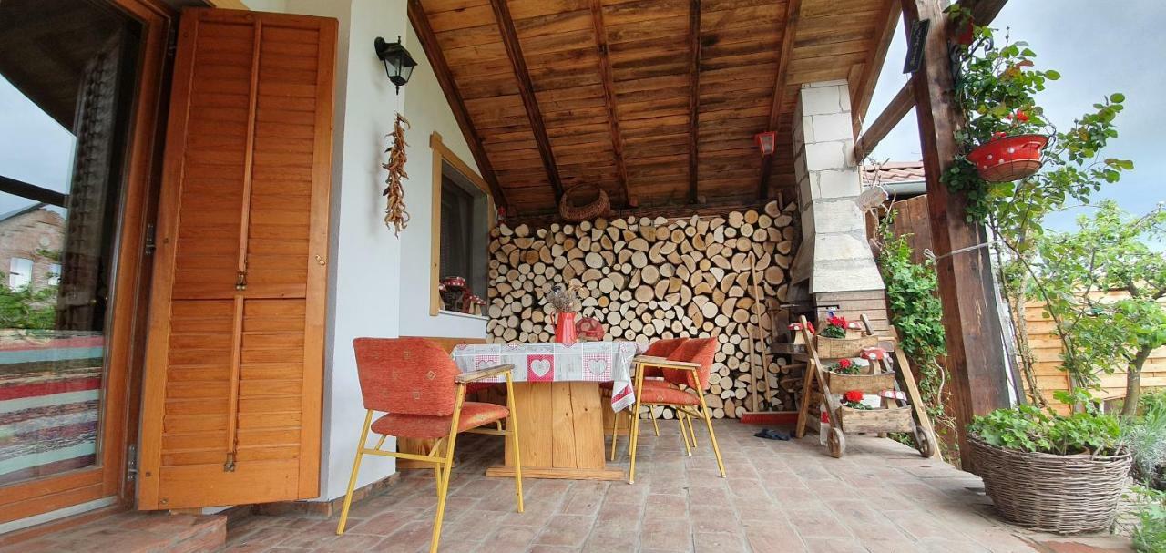 Kuca Za Odmor "Dva Srca" Hotel Ceminac ภายนอก รูปภาพ